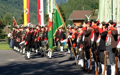 Kultur___Tradition___Musikkapelle_und_Schützen.jpg