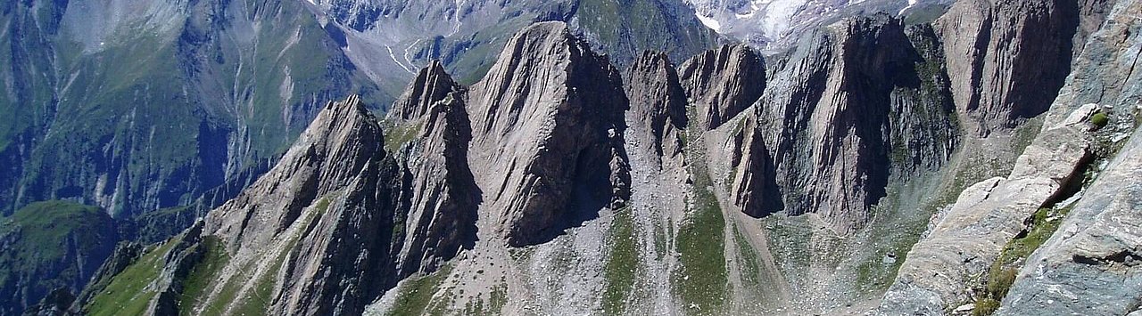 ROTE SÄULE (2820M) | SAJATHÜTTE (2600M) Senkrecht hinauf zum Gipfelkreuz - Alpiner Klettersteig im festen Fels