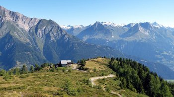 Von der Wetterkreuzhütte aus folgst du dem familienfreundlichen Weg | Foto: Blatzheim