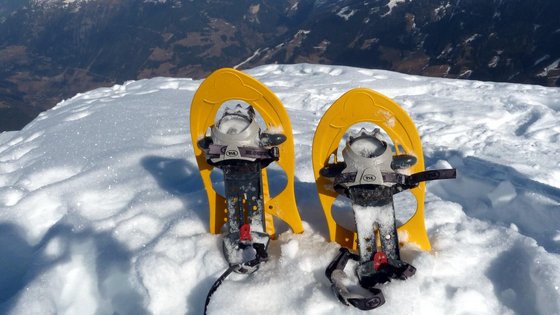 Winterwanderung mit Schneeschuhen oberhalb von Matrei in Osttirol