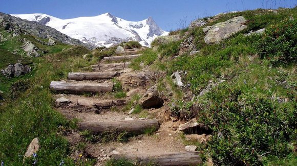 Venediger Höhenweg Nord, dieser Wanderweg entführt Sie in eine atemberaubende Berglandschaft. 