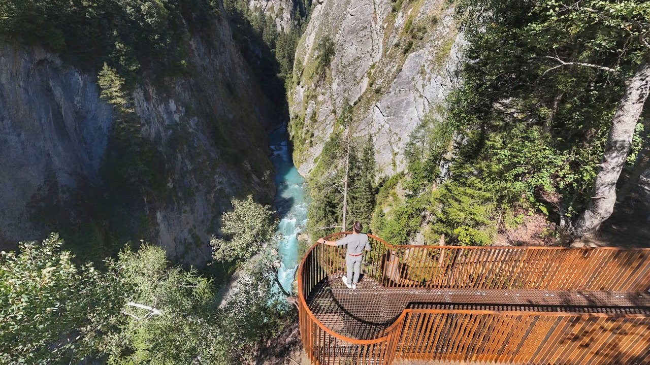 Aussichtsplattform über der Iselschlucht bei Virgen