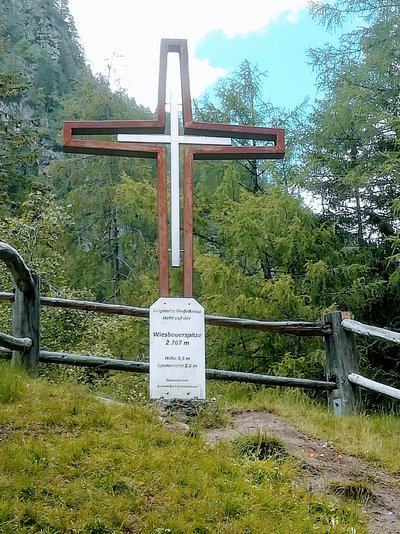 wiesbauerspitze-stroden-kopie-im-tal.jpg