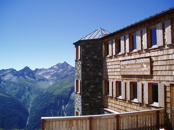 Neue Sajathütte 2.600m