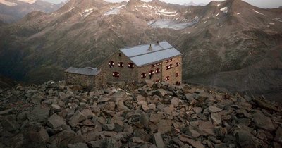 Neue Prager Hütte 2.796m